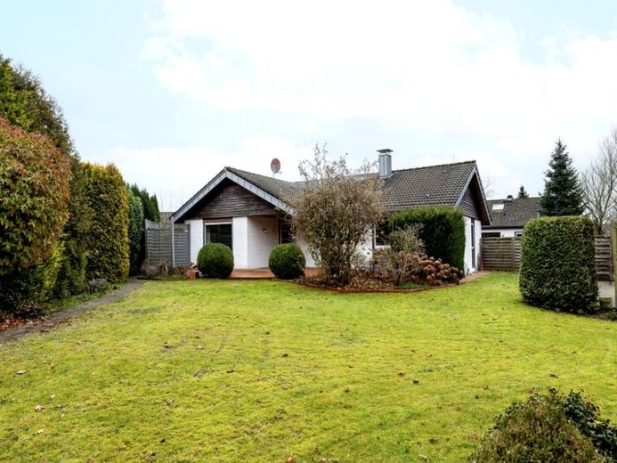 Well-kept bungalow with large garden in a quiet cul-de-sac in Schloß Holte-Stukenbrock – Foto 1