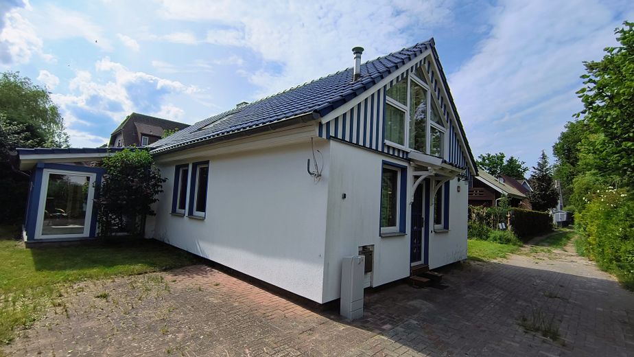 ZINGST Ostsee strandnahes FERIENHAUS: HÄLFTE-Miteigentums-ANTEIL für 210.000.- – Foto 1