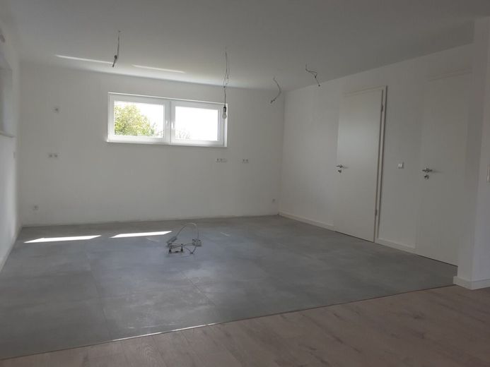 Moderne Doppelhaushälfte mit großem Garten, Weitblick &amp; Carport in Werste – Offene Küche