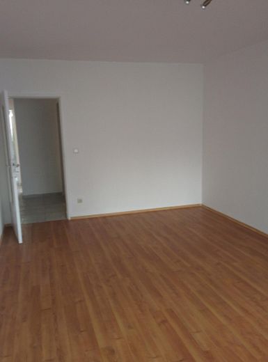 At the Offenbach Trade Fair – quiet location, good transport connections for families – Schlafzimmer