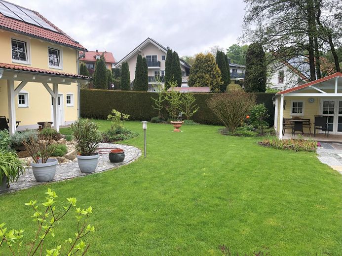 Wunderschönes Familienidyll mit parkähnlichem Garten, Pool, ELW, Klima und PV, VON PRIVAT! – Foto 10