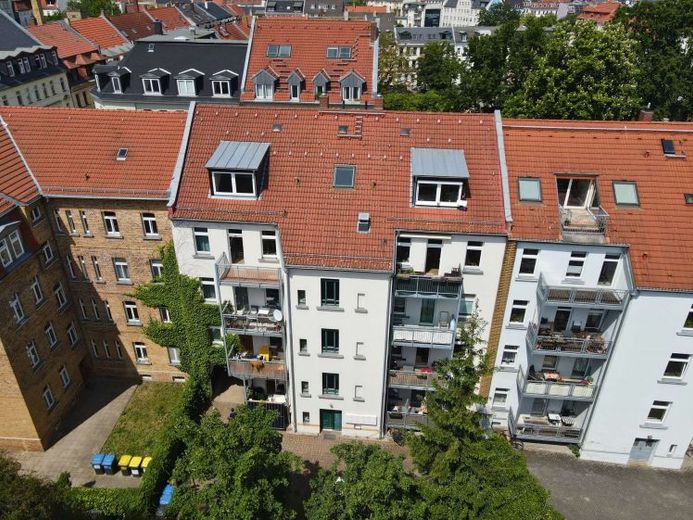Leipzig-Altlindenau! Vermietete ETW mit Balkon & Stellplatz | 4,88 % Rendite – Foto 1