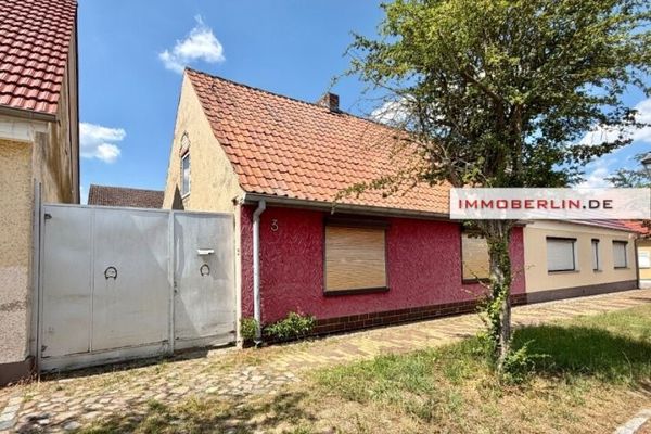 IMMOBERLIN.DE - Sanierungsgelegenheit! Haus mit Nebengebäude & Ausbaupotenzial in angenehmer Lage
