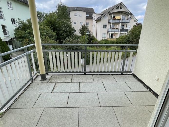 Frei ab 1.10.26 - im 1. OG - in TOP Lage ! Bad mit Fenster + großes Wohnzi. – फोटो 1