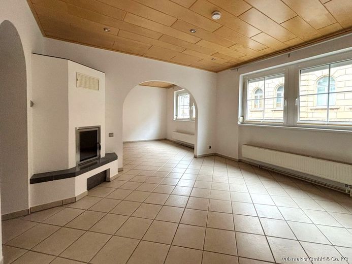 Reihenmittelhaus in zentraler Lage von Naila bietet ein großzügiges Zuhause – VUB0002349-3
