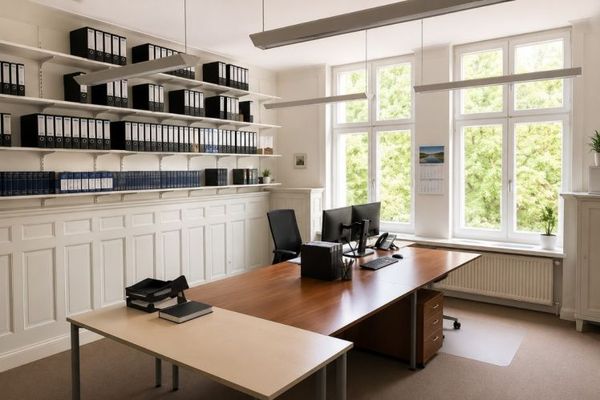 Perfecto para despacho o consulta: espacio de oficinas estructurado (281 m²) en Otto-Suhr-Allee para alquilar