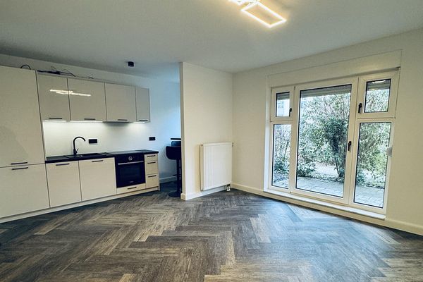 1-kamerappartement met terras en inbouwkeuken in het stadscentrum van Cottbus