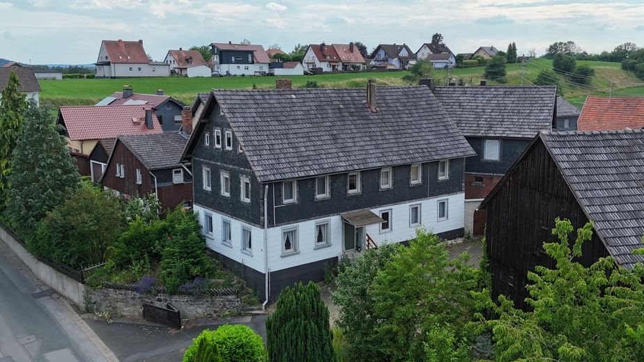 Projekt Traumhaus: Historisches Zweifamilienhaus mit gigantischem Potenzial in 96342 Stockheim-Burggrub! – Wohnhaus