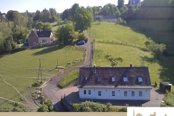 Großzügiges 2 Familien-Doppel-Landhaus mit Nebengebäuden und Pool in sonniger Hanglage!