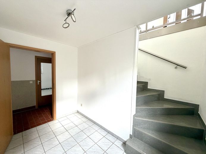 225 qm Familienglück auf 2 Ebenen + Toller Garten, Sauna & Kamin – Keller