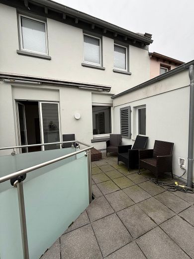 Wohnen mit Kamin, Terrasse und Garten – großzügige 3,5-Zimmer-Wohnung in Solingen – Фотографія 15