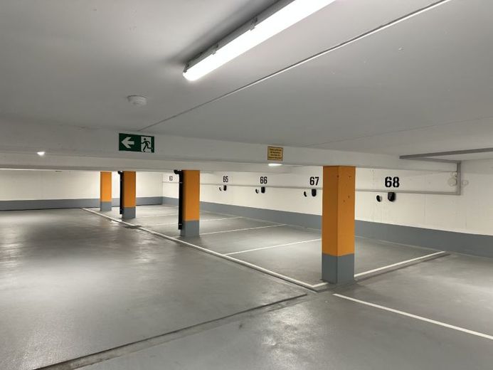 E-Auto-Stellplätze mit Wallbox - TG-Stellplätze in Schramberg-Stadtmitte! – फोटो 1