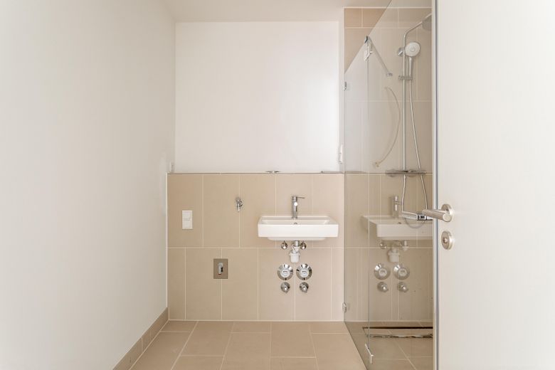 H9-Penthouse 1 → Luxuriöses Penthouse mit Dachterrasse und Panoramablick – Badezimmer 