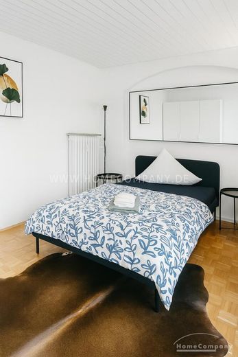 Voll möblierte Wohnung mit 5 Schlafzimmern, Balkon und Parkplatz in Höhenkirchen-Siegertsbrunn – ideal für WGs oder Familie – 0e0510527cc7eece6ff0c4941051d13c593a4a75.jpg