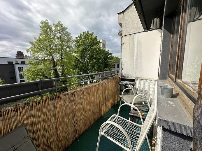 Centralne mieszkanie 2-pokojowe w frankfurckim Ostend z balkonem i EBK – Foto 19