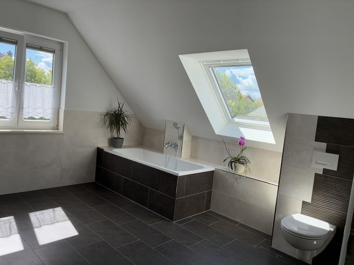 Modernes Einfamilienhaus mit Pool und Keller mit separatem Zugang – फोटो 17