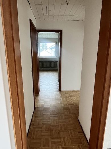 Moderno apartamento de 3,5 habitaciones con terraza en Römerberg-Mechtersheim – Flur