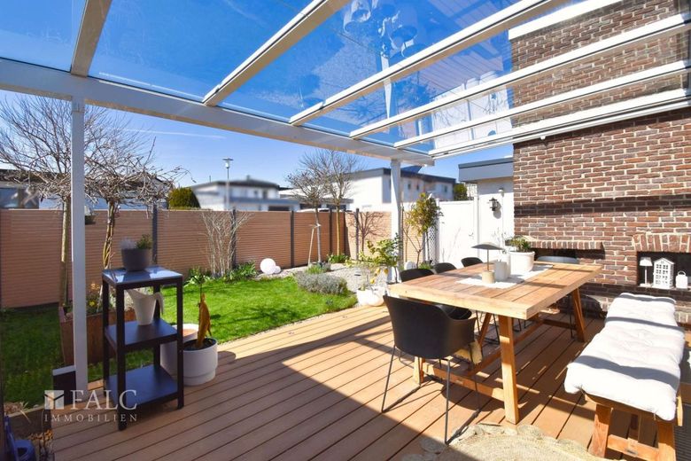 Ihr Zuhause zum Wohlfühlen - mit Garten, Doppelgarage und Raum zum Entfalten – Terrasse