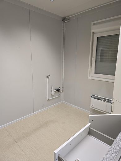 kleiner Raum mit WaMa Anschluß