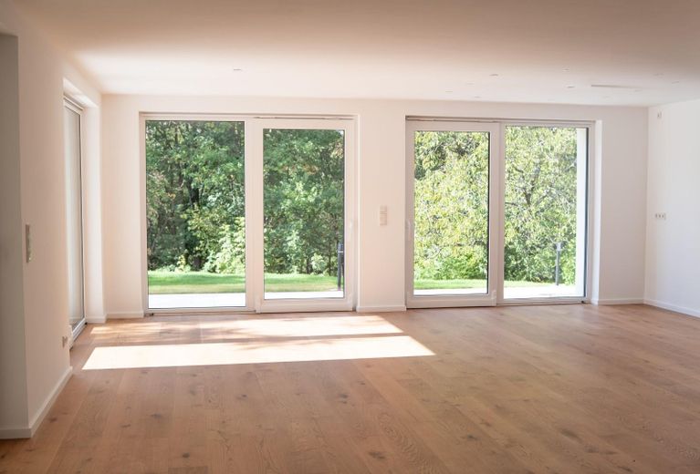 Exclusivo apartamento en planta jardín en Scheiterberg – Großer Wohnbereich