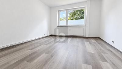 URBAIN, MODERNE, PRISÉ – 1788175552_2d62236.jpg