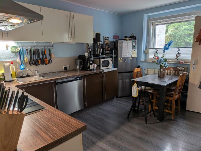 Attraente casa a schiera con mansarda ampliata – Foto 4