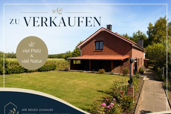 Completely renovated semi-detached house with two residential units, 160 m², in a quiet secluded location with a large plot
