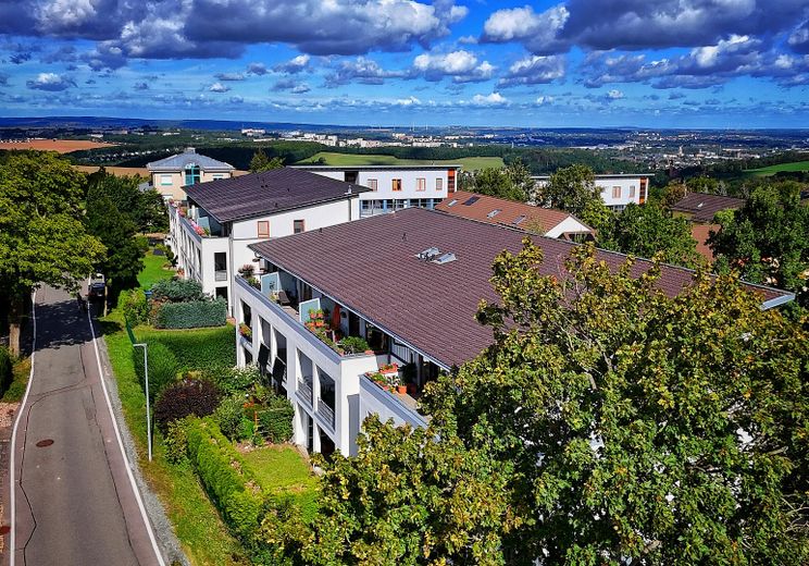 Hochwertige 3-Raum-Dachgeschosswohnung mit großer Dachterrasse in ruhiger Top-Lage – Umgebung