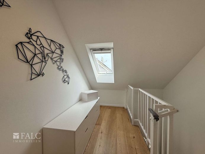 Wohnkomfort in begehrter Lage - Traumhaus in Klosterhardt-Süd – Flur