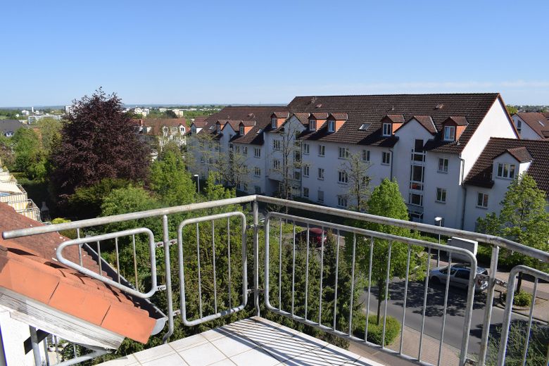Provisionsfrei! 3-Zimmer Maisonette im 3. OG – Balkon (I)