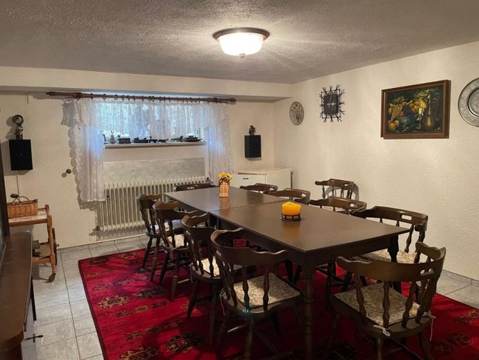Dwurodzinny dom: zadbany, blisko centrum, gotowy do zamieszkania – Kellerzimmer