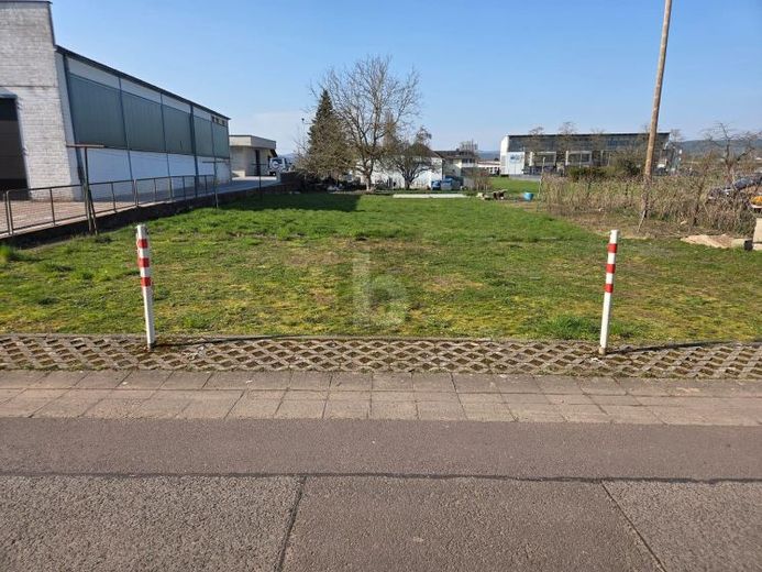 ATRAKCYJNA LOKALIZACJA Z POTENCJAŁEM ROZWOJU – Foto 1