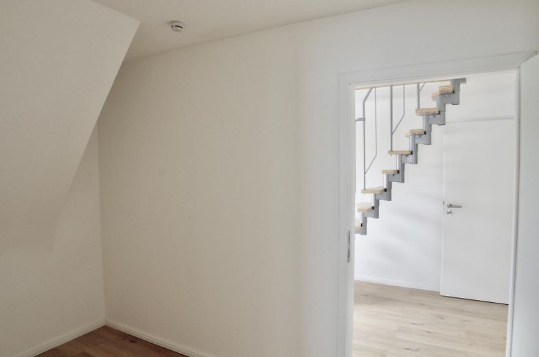 Traumhafte Doppelhaushälfte | Garten | Wallbox | klimatisiertes Dachstudio | 133 m2 | Köhlerberg – Ankleide, Schlafzimmer 3