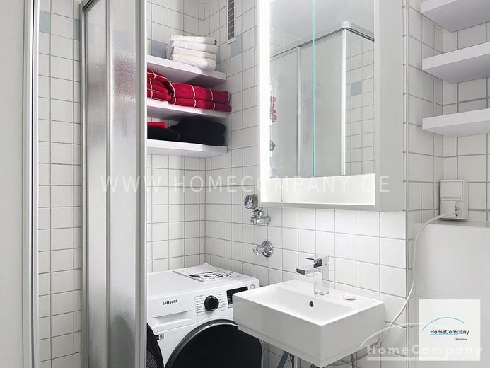 Tolles, neu renoviertes und möbliertes Apartment mit Balkon in Bestlage Bogenhausen – c2d57d4c2b066b241664d3e5cfc4375daac9ce02.jpg