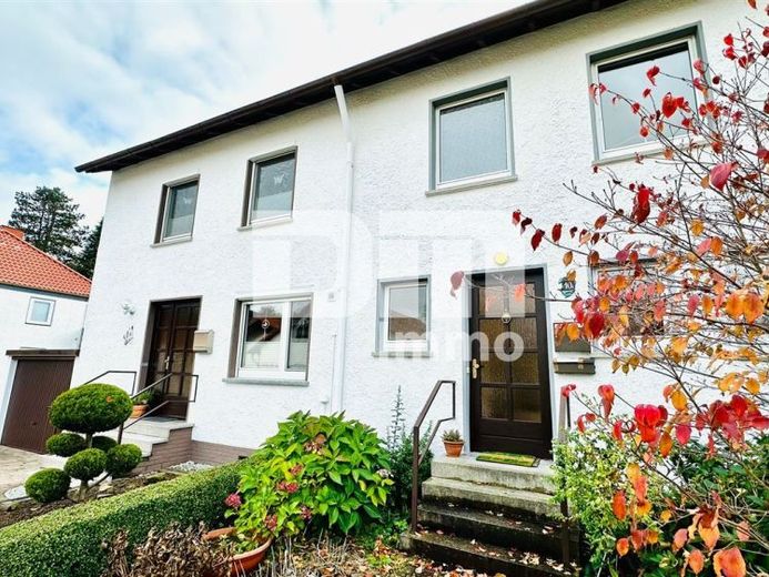 (R)eserviert!Gepflegtes Einfamilienhaus mit Terrasse, Balkon und schönem Gartenbereich – Foto 1