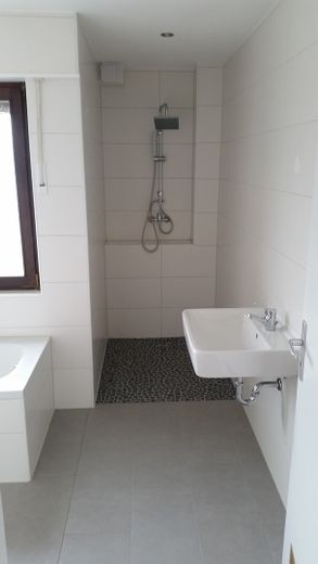 OG: Badezimmer 1