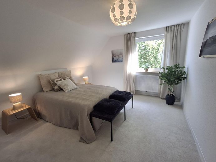 *SOFORT EINZIEHEN* EFH Osnabrück-Hellern – Elternschlafzimmer 1.OG
