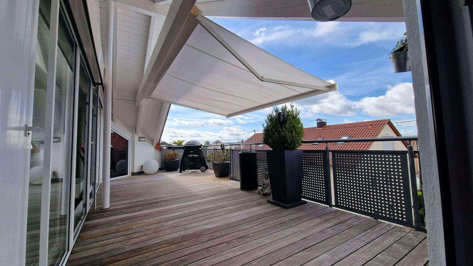 Gepflegte 3 1/2-Zimmer-DG-Wohnung mit gehobener Ausstattung und EBK in Rutesheim - provisionsfrei! – Dachterrasse