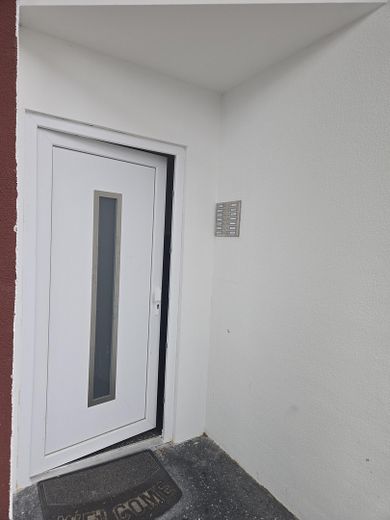 ¡Sin comisión y sin gastos adicionales! Edificio de viviendas plurifamiliar en Bochum – Hauseingang