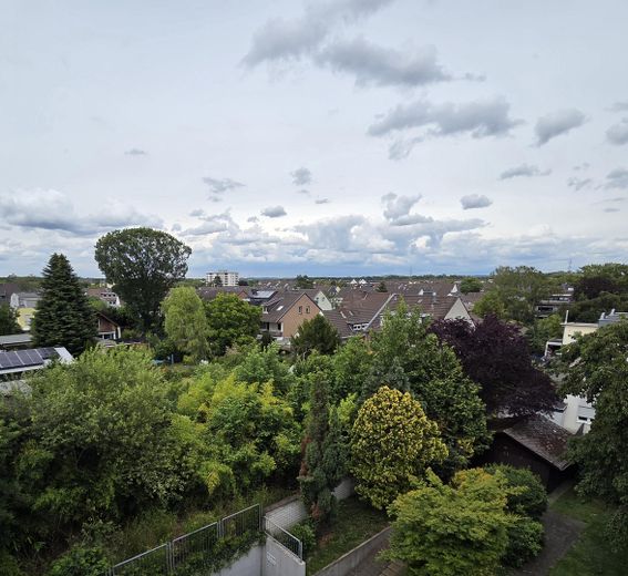 Mieszkanie typu penthouse w Köln-Wahn – 110 m² | taras na dachu | ogród zimowy | balkon | miejsce w garażu podziemnym – Balkonaussicht Rückseite