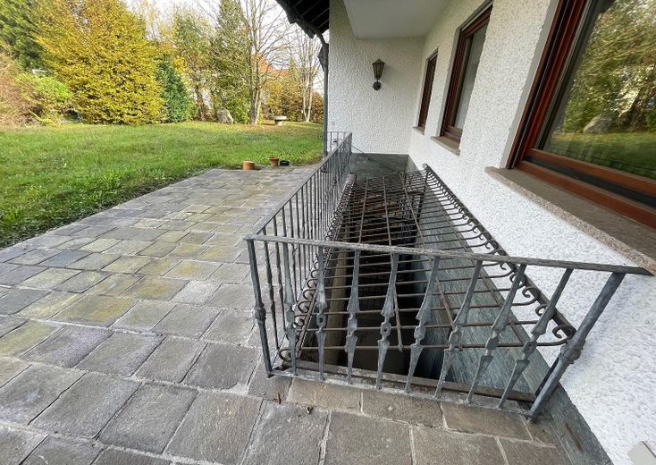 Viel Raum zum Leben: Riesige Landhausvilla in Neuhof/Fulda! – Gartenterrasse 