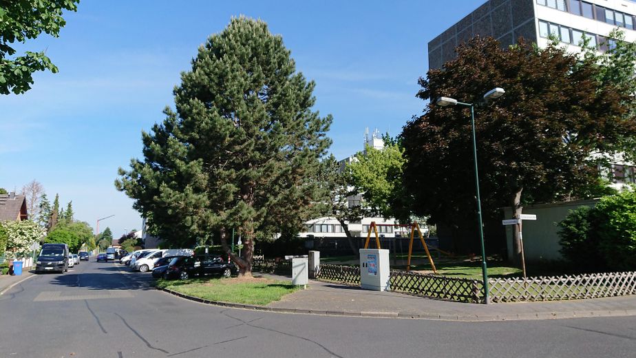 3 Zimmerwohnung mit Einbauküche in Kerpen-Brüggen zu vermieten – Spielplatz