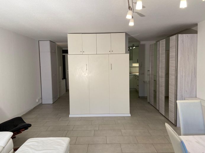 Komplett sanierte 1-Zimmer Wohnung – Wohn/Schlafzimmer