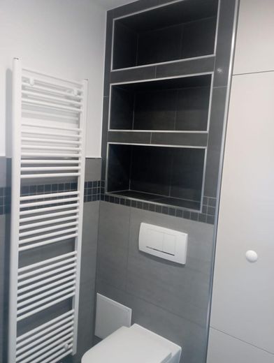 Apartamento de 1 habitación con terraza y cocina equipada en el centro de Cottbus – Bad- zusätzl. Stauraum