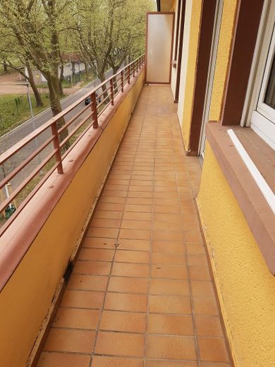 Schöne 2-Zimmerwohnung mit Balkon,Dusche,Stellplatz, neu zu vermieten – Balkon
