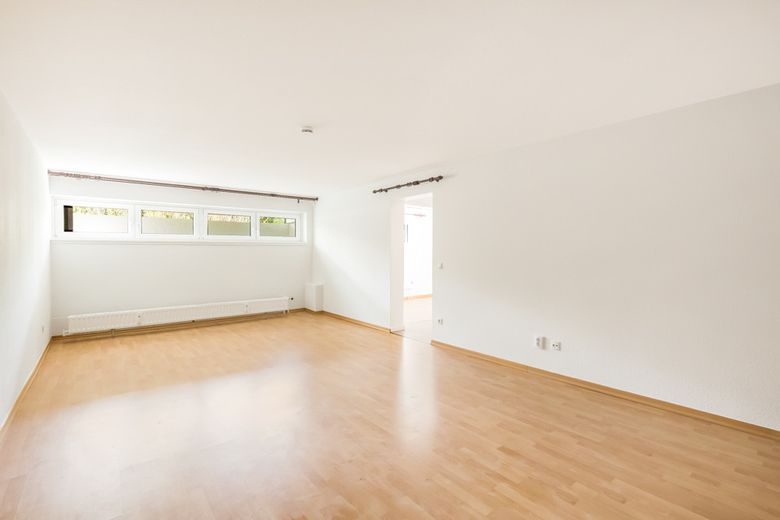 Blankenese: Moderne, ruhige 5 Zi EG/ST Whg inkl.2 Zi, Sauna, Duschbad im Souterrain – Schlafzimmer Souterrain 
