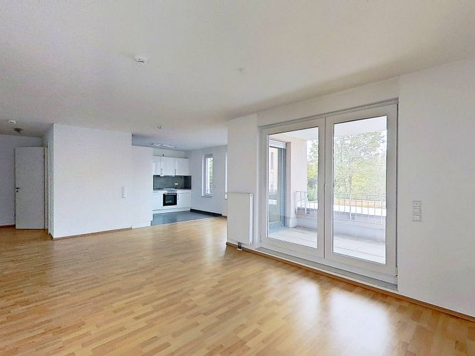 Moderne 3-Zimmer-Wohnung mit EBK und großem Balkon! – Ansicht I: Wohn- und Esszimme…