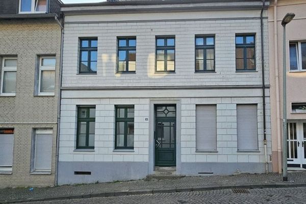 Inwestycja kapitałowa z potencjałem: kamienica wielorodzinna z 5 mieszkaniami w centrum Mönchengladbach, niedaleko Abteiberg