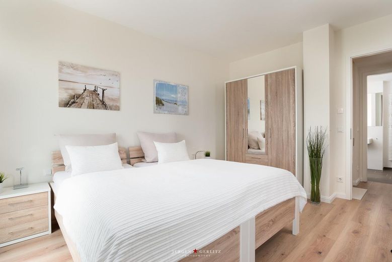 Schlafzimmer rechts