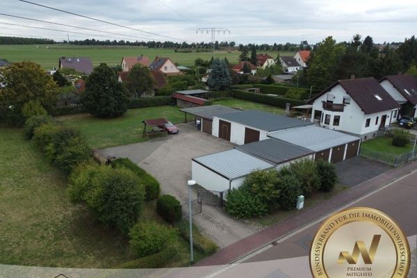 Vermietetes Anlageobjekt in Leipzig-Rückmarsdorf – 8 Garagen und ca. 500 m² Gewerbefreifläche